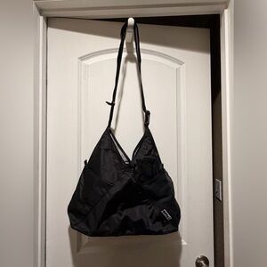 Baboon to the Moon Triangle Tote medium Black Carryall